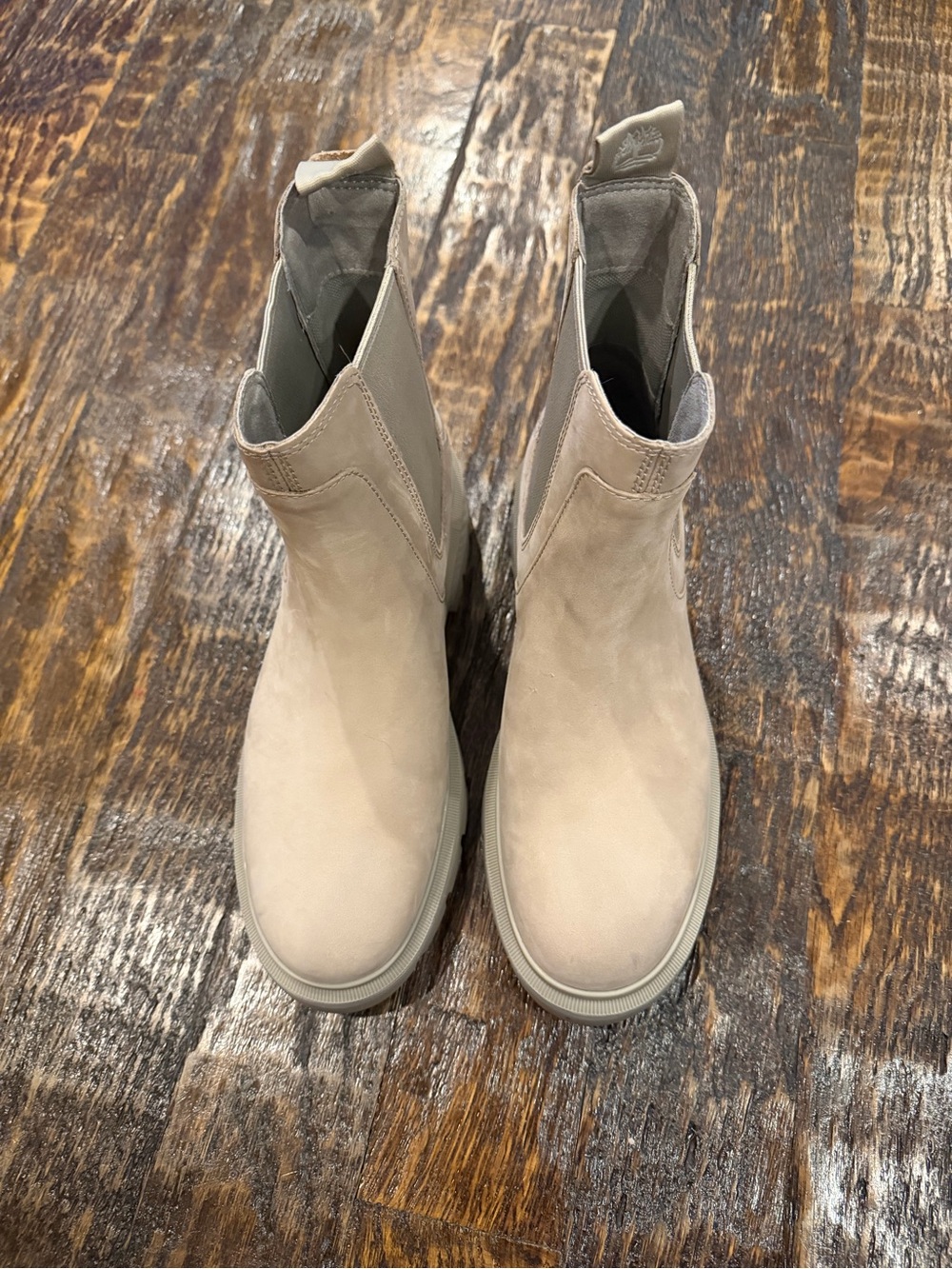 Timberland Women's Chelsea Ankle Boots in Light Beige